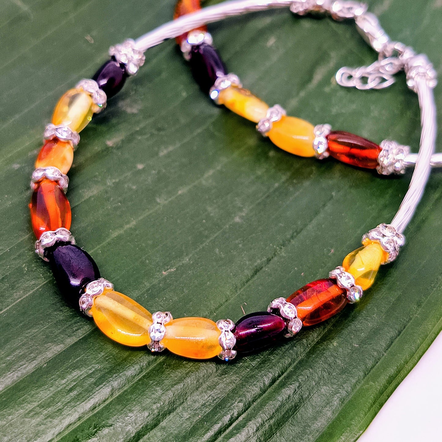 Bernsteinarmband mit Zirkonia-Applikationen