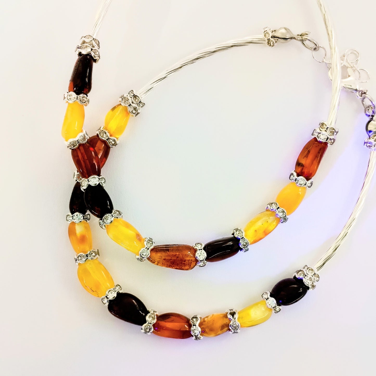 Bernsteinarmband mit Zirkonia-Applikationen