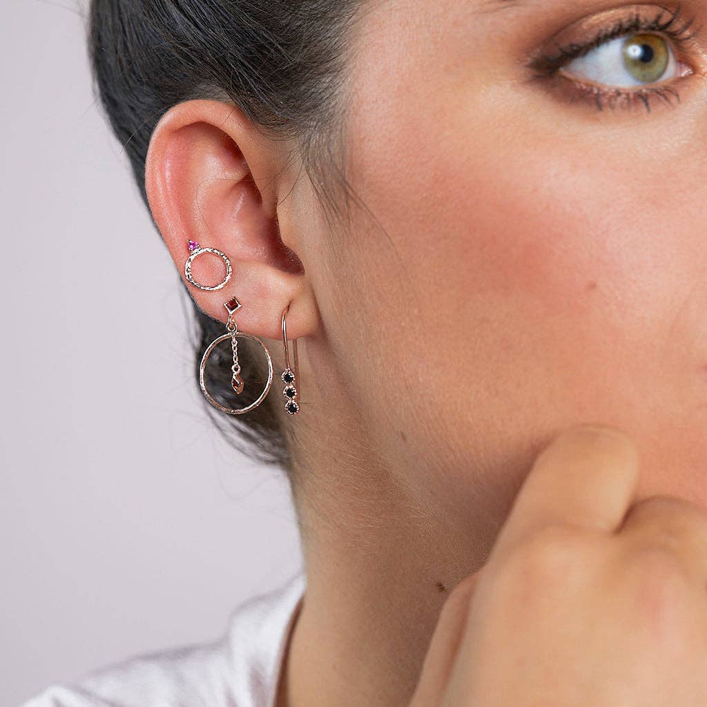 Hoop earrings made of rose gold-plated 925 silver with garnet pendant