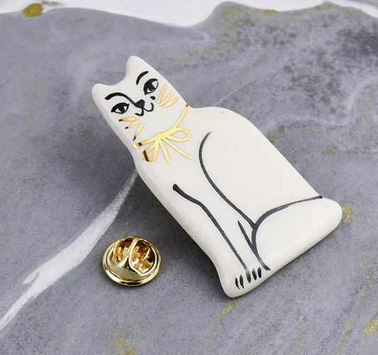 Cat brooch, white