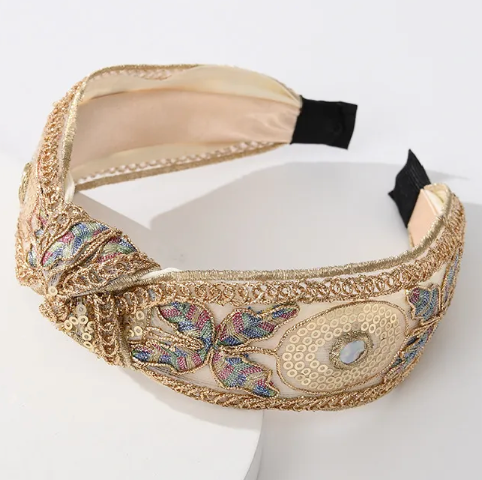 Elegant headband with sequins