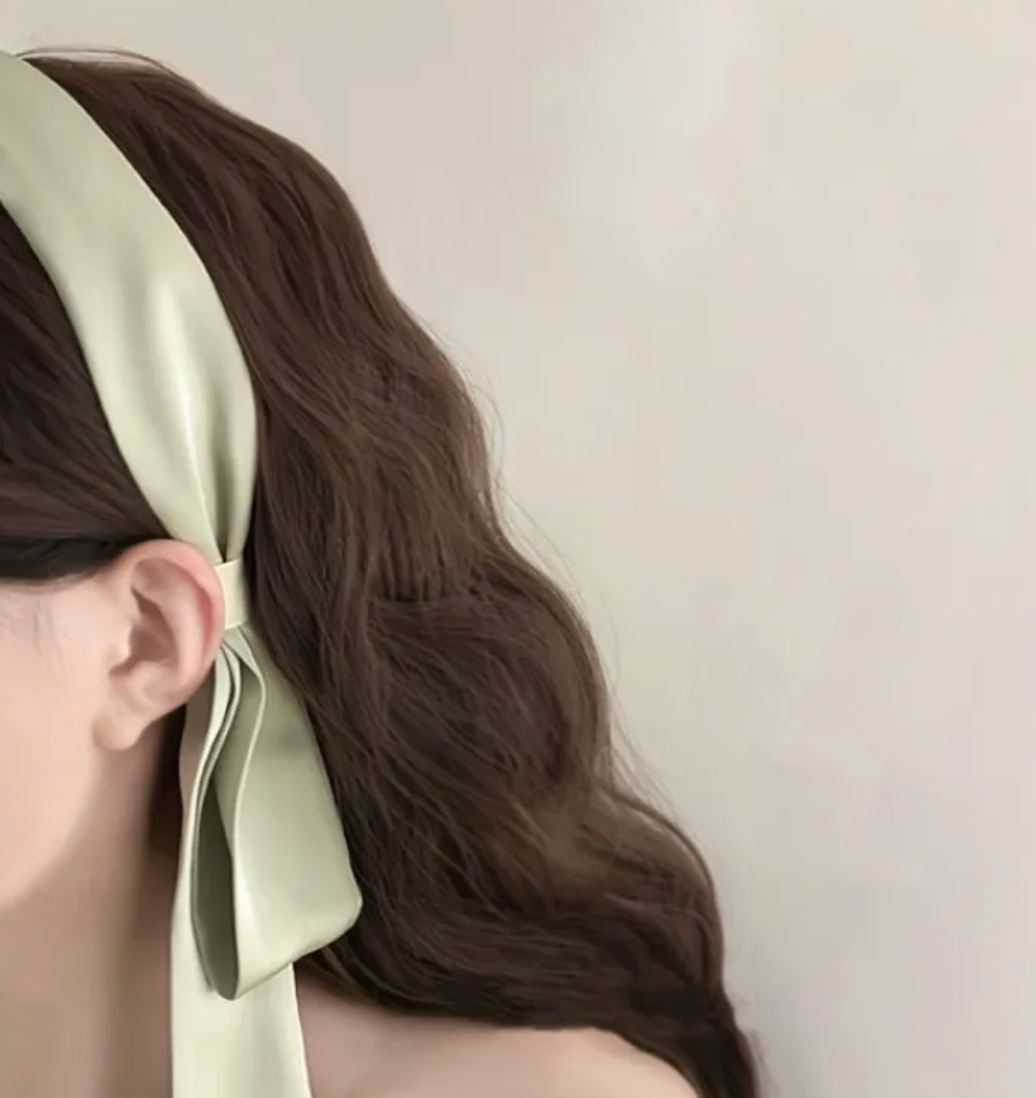 Plain hairband with bow