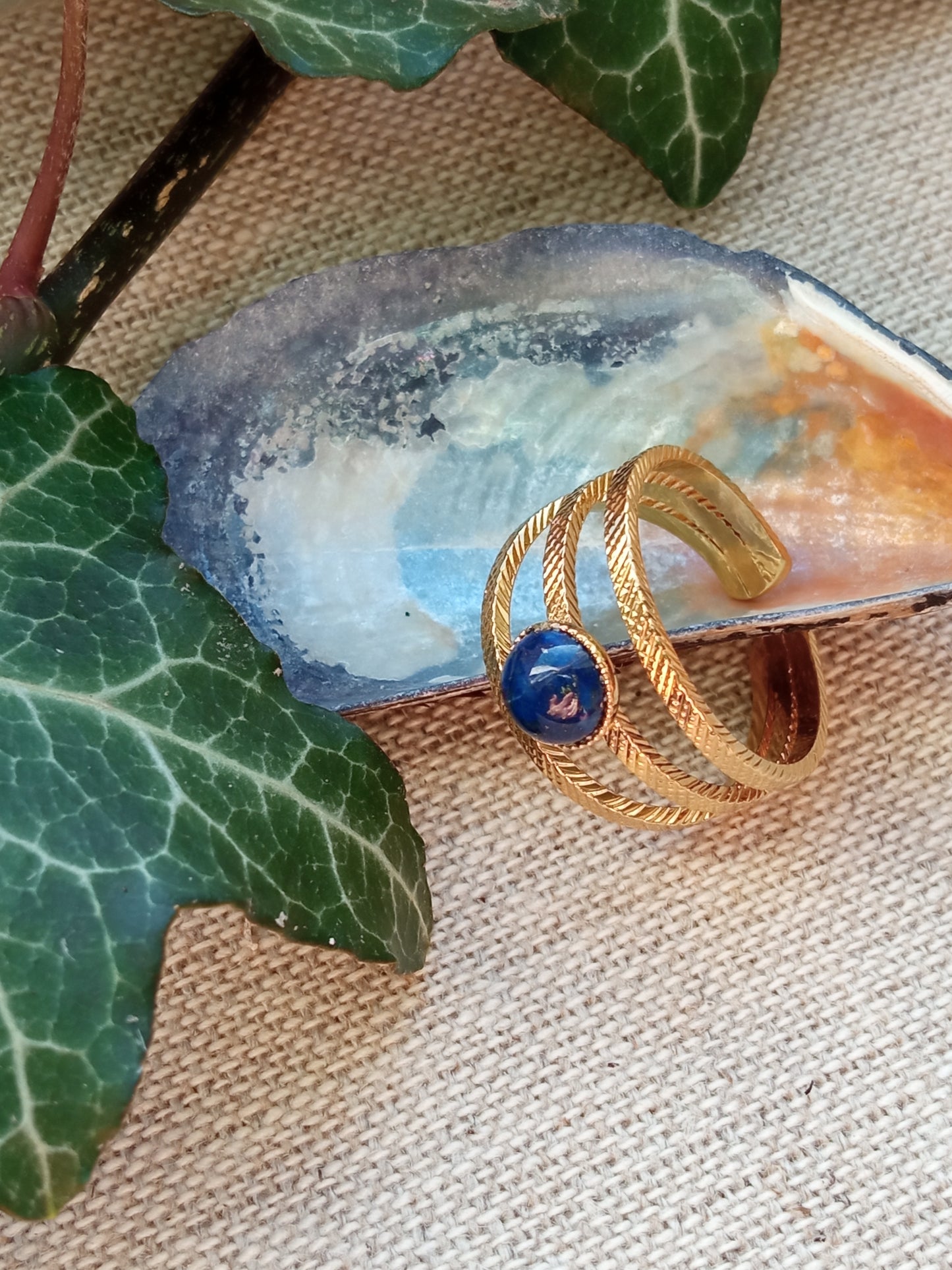 Ring Suzy, with lapis lazuli