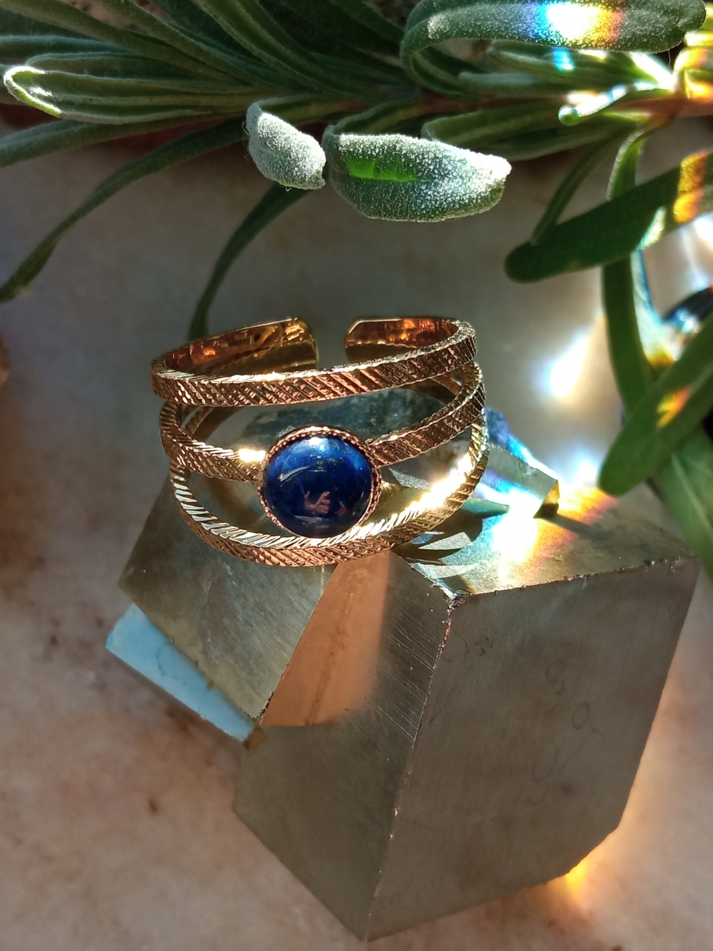 Ring Suzy, with lapis lazuli