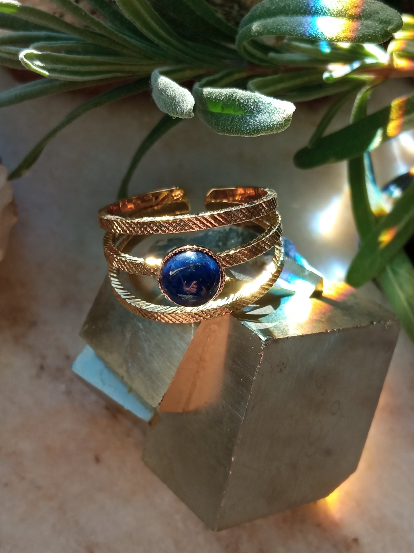 Ring Suzy, with lapis lazuli